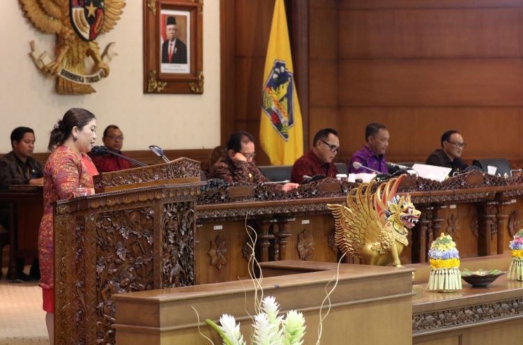 podiumnews.com-DPRD Bali tetapkan Perubahan Perda Perlindungan Anak